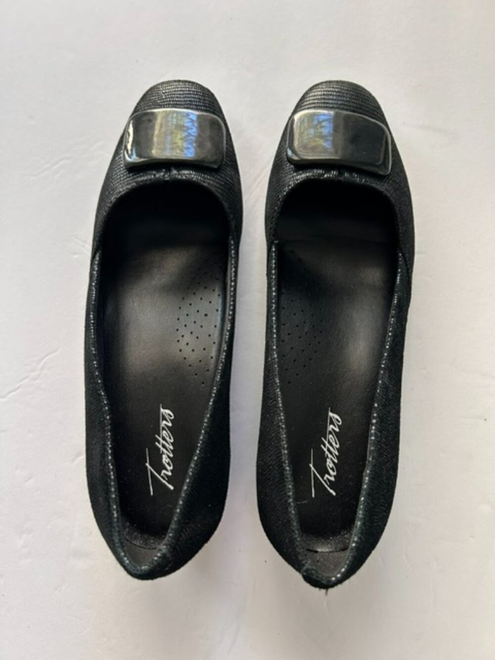 NWT Trotters Women's Delse Black Lizard Pump, Size 8M